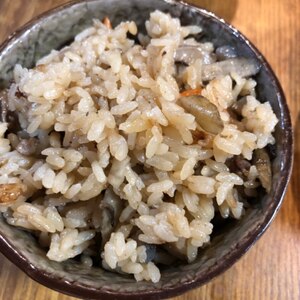 簡単！鶏肉とキノコの炊き込みご飯